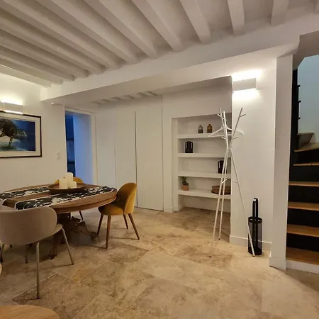 Holiday home Serenity House - Beautiful Town House With Terrace 6p *
