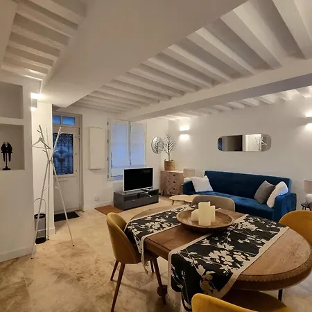Holiday home Serenity House - Beautiful Town House With Terrace 6p *